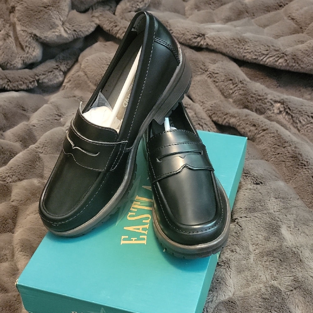 Eastland Black Flats Timeless Loafer Design